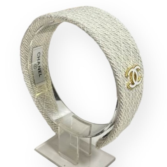 CHANEL Headband White/Wide Side Logo & Original Box - Picture 2 of 2